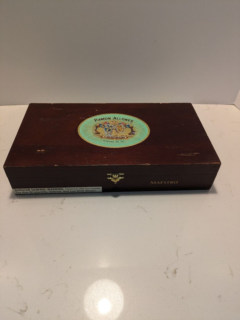 Vintage Wood Ramon Allones Maestro Cigar Box Excellent Clear Graphics.
